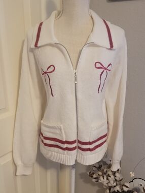 Daisy White Zip-Up Knit Bomber with Pink Bow Details